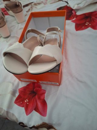 Sandalias Beige/Blanco Tacón Bloque