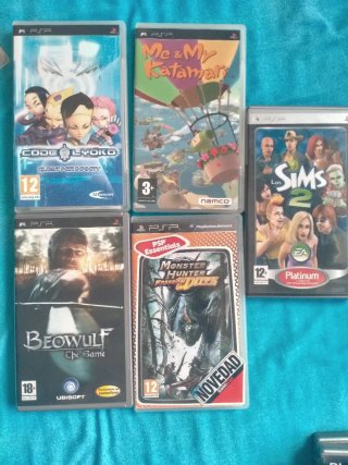 Lote 5 Carátulas y manuali Giochi PSP