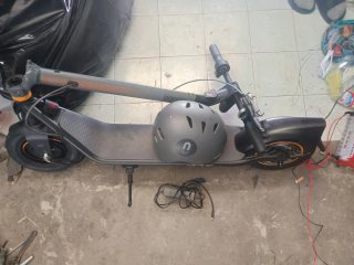 Patinete eléctrico como nuevo