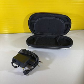 Sony PSP 3004 Nera con caricatore e scheda