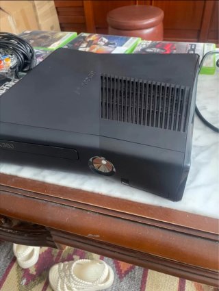 Xbox 360 + 7 Juegos + 2 Mandos