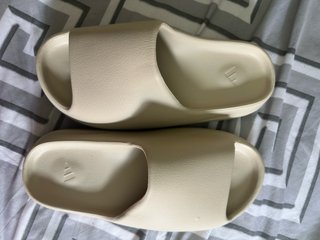 Chanclas Yeezy Slide Beige Talla 43