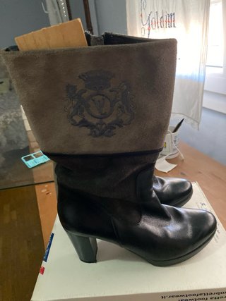 Botas de piel mujer negras y grises