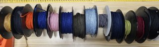 Surtido de cordones de seda