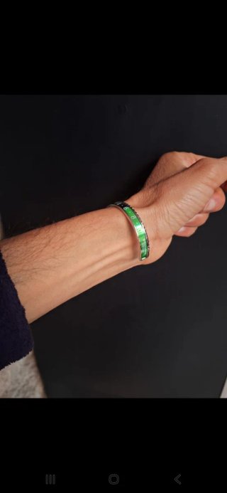 Bracciale rigido semiaperto