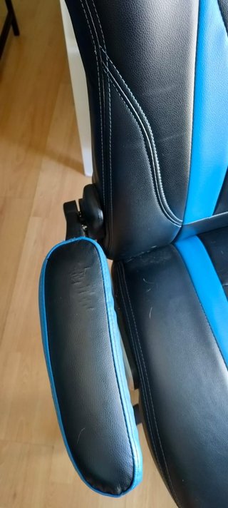 Silla Gaming Azul/Negra con Reposabrazos Abatible