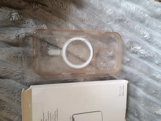 Funda iPhone 16 Pro Transparente Magnética
