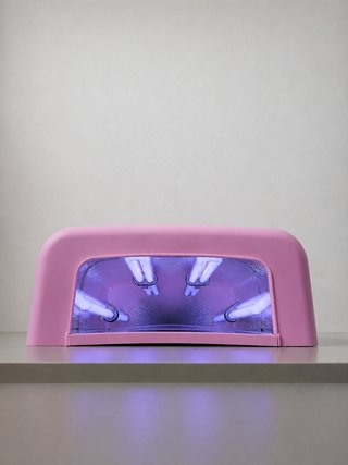 Lámpara UV para manicura semipermanente