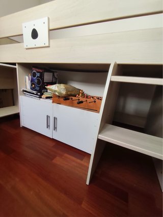Habitación infantil litera con escritorio