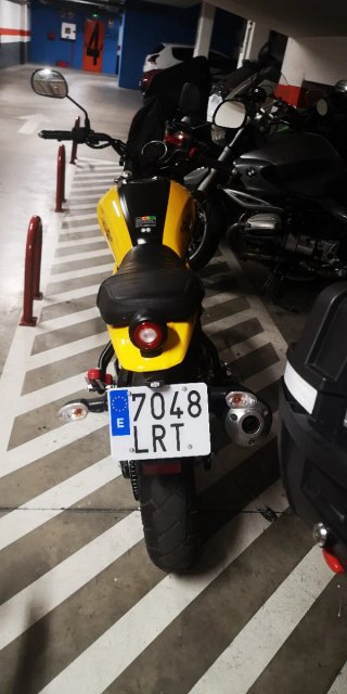 Yamaha XSR 125 Negra y Amarilla