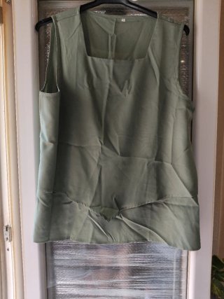 Top verde sin mangas talla XL