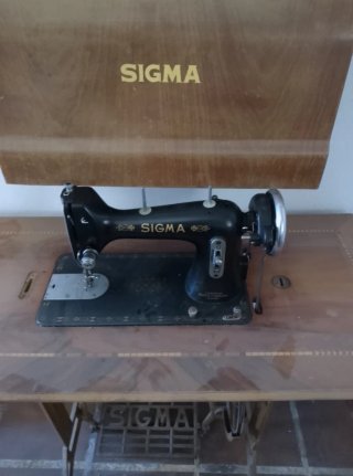Máquina de coser antigua Sigma