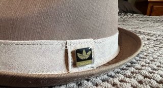Gorra Adidas gris