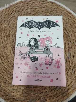 Isadora Moon - Isadora Moon y la invitación sec...