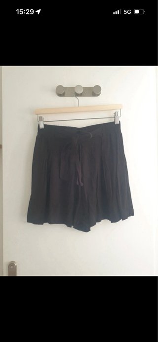Short negro fluido de cintura alta Zara