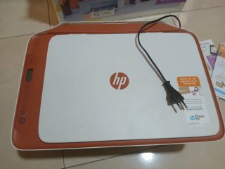 Impresora HP Blanca y Naranja