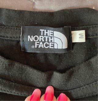 Camiseta The North Face Negra Logo Bordado