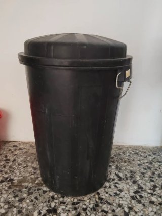 Cubo basura industrial negro