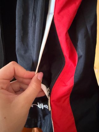 Chaqueta deportiva Nike Negra & Roja