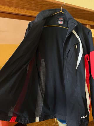 Chaqueta deportiva Nike Negra & Roja
