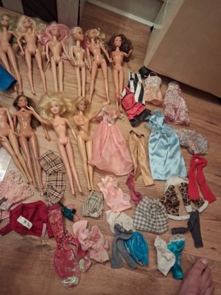 Lote Muñecas Barbie y Ropa 13 muñecas