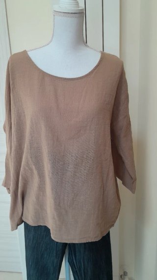 Blusa Beige e Pantaloni Grigio