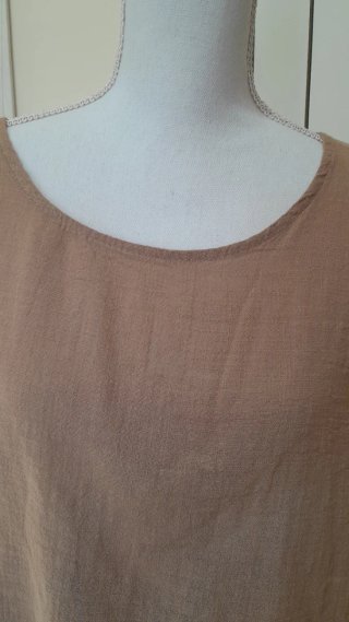 Blusa Beige e Pantaloni Grigio
