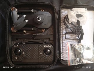 Dron plegable con cámara.