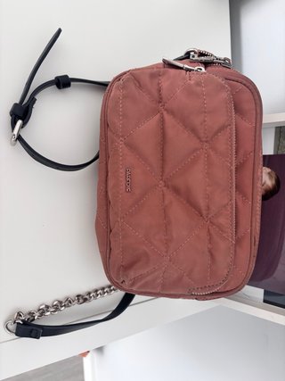 Bolso Parfois acolchado rosa