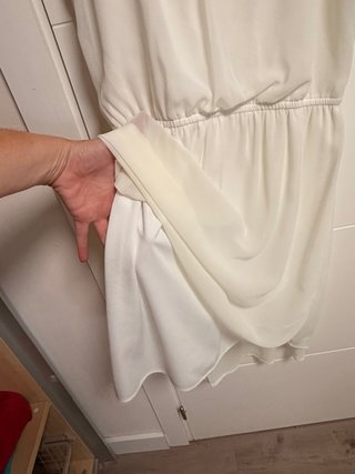 Vestido blanco y tirantes decorados Formula Joven