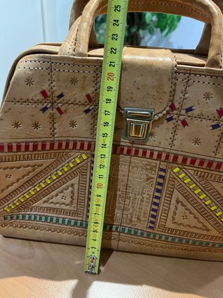 Bolso de mano cuero vintage bordado