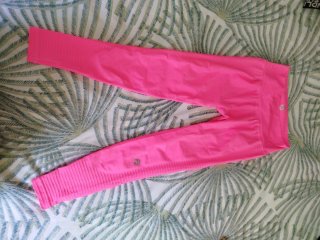 Mallas deportivas rosas. T. S. Oceans Apart