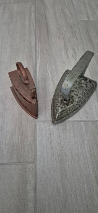2 Ferri da stiro vintage da collezione