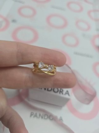 Anillo Pandora Dorado con Circonitas