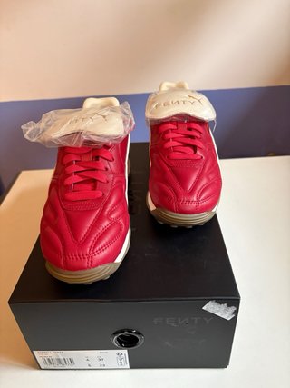 Zapatillas Puma x Fenty Rojas y Blancas