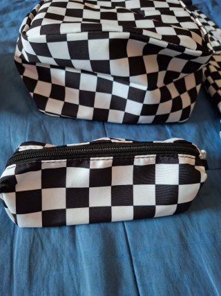 Mochila cuadros rojos y blancos