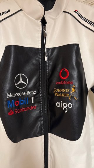 Chaqueta Mercedes-Benz Nueva