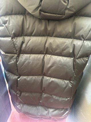 Abrigo Guess Verde Talla L usado solo 1 vez