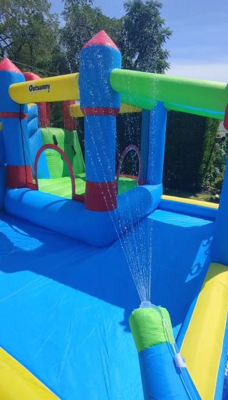 Alquiler Castillo Hinchable con tobogán y agua