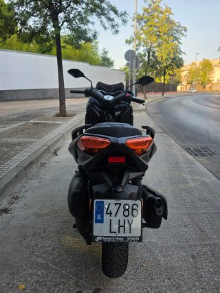 Yamaha X-MAX 300 Negra