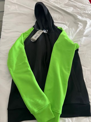 Sudadera Joma Negra, blanca y otra roja