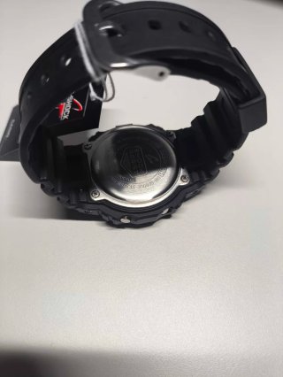 **CASIO G-SHOCK 5600UE-1ER NEGRO**