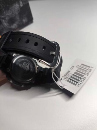 **CASIO G-SHOCK 5600UE-1ER NEGRO**