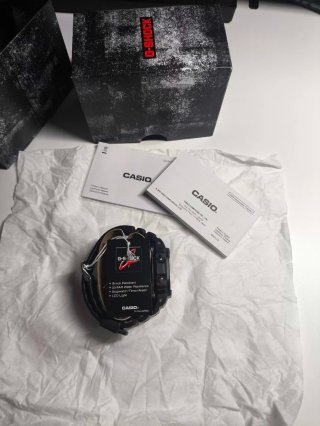 **CASIO G-SHOCK 5600UE-1ER NEGRO**