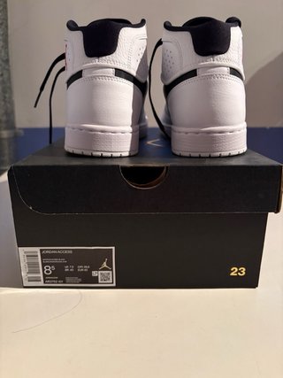 Zapatillas Nike Jordan Blancas y Negras