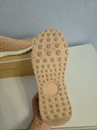 Zapatillas Michael Kors rosa y doradas