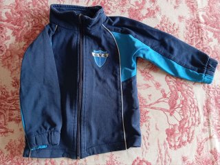 Uniforme Talla 2 colegio Virgen de Guadalupe Zgz