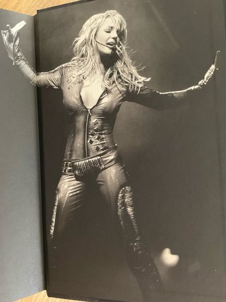 libro britney spears the woman in me ingles book