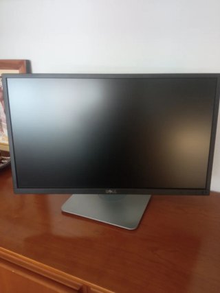 Monitor Dell negro soporte plata