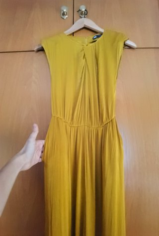 Mono de Zara largo amarillo